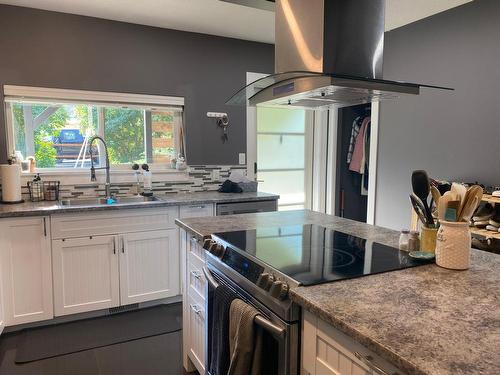 4349 Yellowhead Highway, Kamloops, BC - Indoor Photo Showing Kitchen With Double Sink