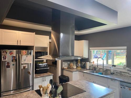 4349 Yellowhead Highway, Kamloops, BC - Indoor Photo Showing Kitchen With Double Sink