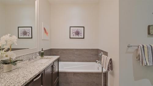 47-1960 Klo Road, Kelowna, BC - Indoor Photo Showing Bathroom