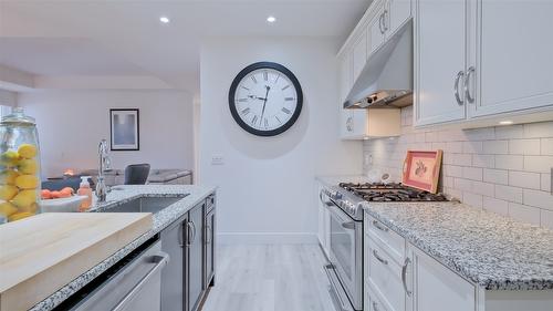 47-1960 Klo Road, Kelowna, BC - Indoor Photo Showing Kitchen