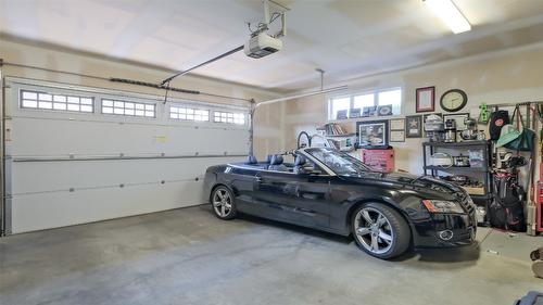 47-1960 Klo Road, Kelowna, BC - Indoor Photo Showing Garage