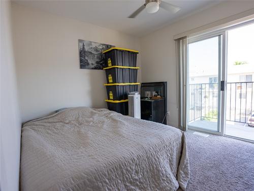 7-1020 Cedar Street, Okanagan Falls, BC - Indoor Photo Showing Bedroom