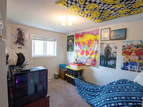 7-1020 Cedar Street, Okanagan Falls, BC - Indoor Photo Showing Bedroom