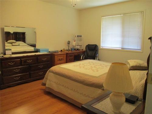 10-151 8Th Avenue, Salmon Arm, BC - Indoor Photo Showing Bedroom