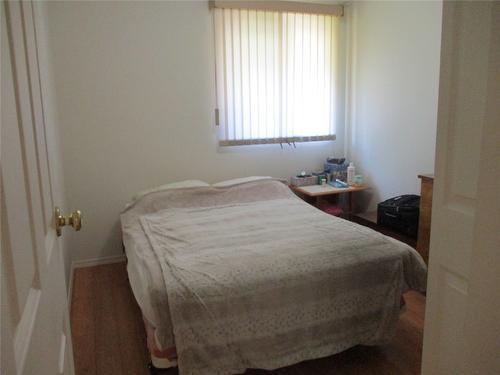 10-151 8Th Avenue, Salmon Arm, BC - Indoor Photo Showing Bedroom