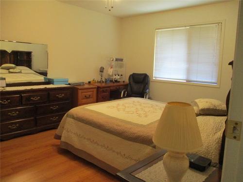 10-151 8Th Avenue, Salmon Arm, BC - Indoor Photo Showing Bedroom