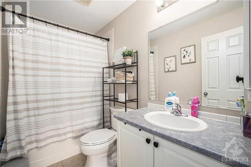 141 Sorento Street, Ottawa, ON - Indoor Photo Showing Bathroom