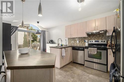 141 Sorento Street, Ottawa, ON - Indoor Photo Showing Kitchen With Stainless Steel Kitchen With Double Sink