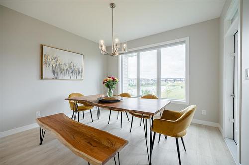 29 Oak Bridge Way, East St Paul, MB - Indoor Photo Showing Dining Room