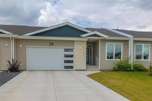 29 Oak Bridge Way, East St Paul, MB - Outdoor With Facade