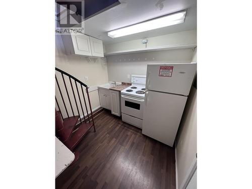 4908 Mcleod Road, Fort Nelson - Town, BC - Indoor Photo Showing Kitchen