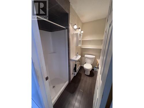 4908 Mcleod Road, Fort Nelson - Town, BC - Indoor Photo Showing Bathroom