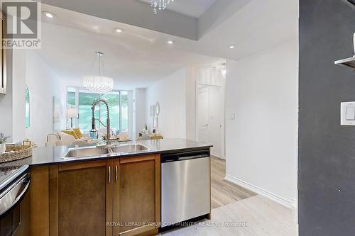 111 - 28 William Carson Crescent, Toronto (St. Andrew-Windfields), ON - Indoor Photo Showing Kitchen With Double Sink