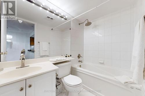 111 - 28 William Carson Crescent, Toronto (St. Andrew-Windfields), ON - Indoor Photo Showing Bathroom