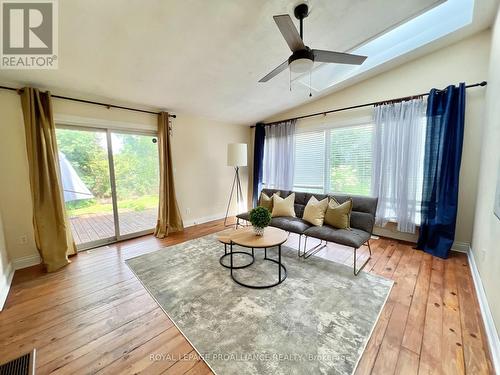 45 Catharine Street, Belleville, ON - Indoor Photo Showing Living Room