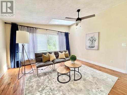 45 Catharine Street, Belleville, ON - Indoor Photo Showing Living Room