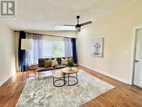 45 Catharine Street, Belleville, ON - Indoor Photo Showing Living Room