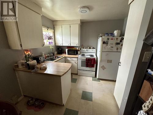 87 Woods St, Kirkland Lake, ON - Indoor Photo Showing Kitchen With Double Sink