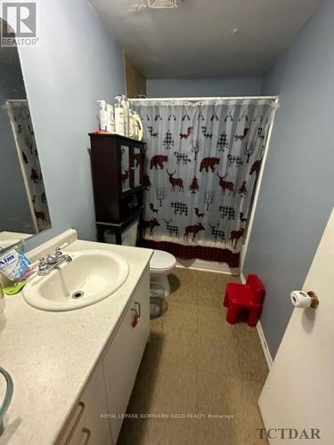 87 Woods Street, Kirkland Lake, ON - Indoor Photo Showing Bathroom