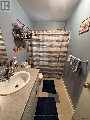 87 Woods Street, Kirkland Lake, ON - Indoor Photo Showing Bathroom