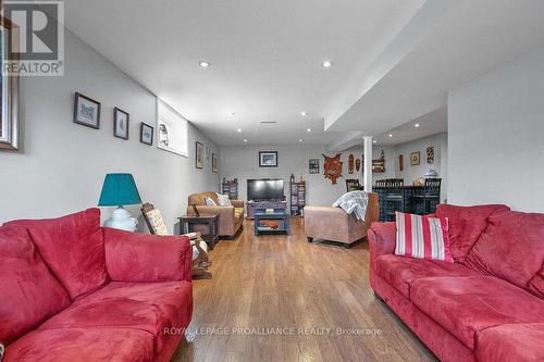 4 Ashwood Crescent, Quinte West, ON - Indoor Photo Showing Living Room