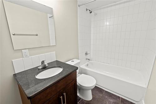 4 716 Corydon Avenue, Winnipeg, MB - Indoor Photo Showing Bathroom