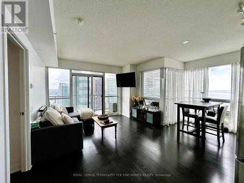 4209 - 2200 Lake Shore Boulevard W, Toronto (Mimico), ON - Indoor Photo Showing Living Room