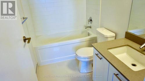 4209 - 2200 Lake Shore Boulevard W, Toronto (Mimico), ON - Indoor Photo Showing Bathroom