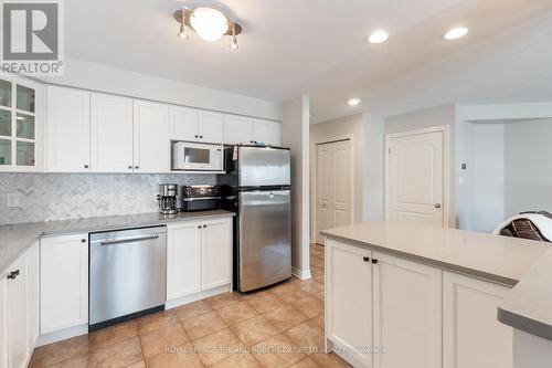 3215 Bayham Lane, London, ON - Indoor Photo Showing Kitchen