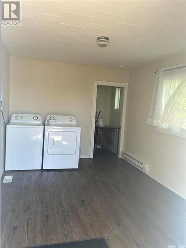 505 1St Street W, Leader, SK - Indoor Photo Showing Laundry Room