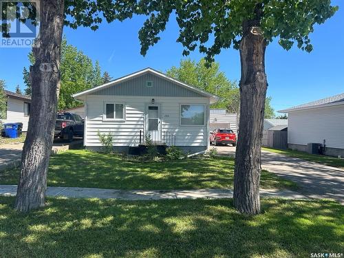 505 1St Street W, Leader, SK - Outdoor