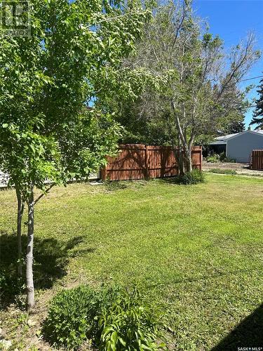 505 1St Street W, Leader, SK - Outdoor