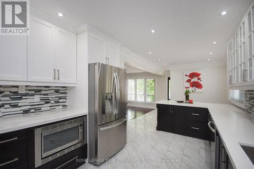 44 Burwick Avenue, Vaughan (West Woodbridge), ON - Indoor Photo Showing Kitchen With Upgraded Kitchen