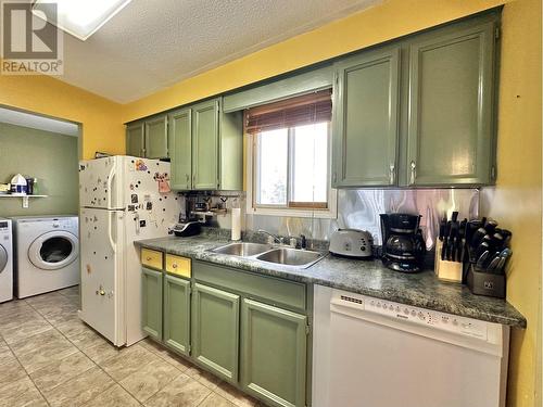 131 Lakeview Avenue, Williams Lake, BC - Indoor Photo Showing Laundry Room