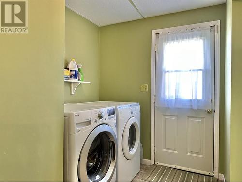 131 Lakeview Avenue, Williams Lake, BC - Indoor Photo Showing Laundry Room