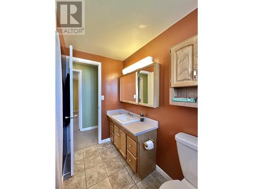 131 Lakeview Avenue, Williams Lake, BC - Indoor Photo Showing Bathroom