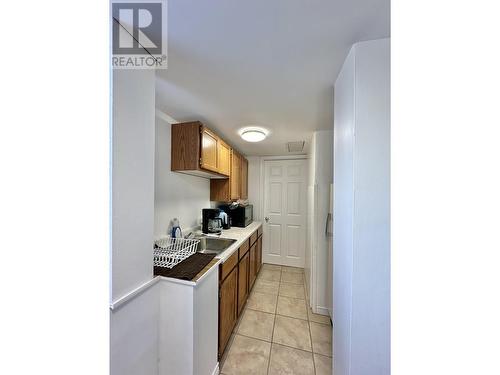 131 Lakeview Avenue, Williams Lake, BC - Indoor Photo Showing Kitchen