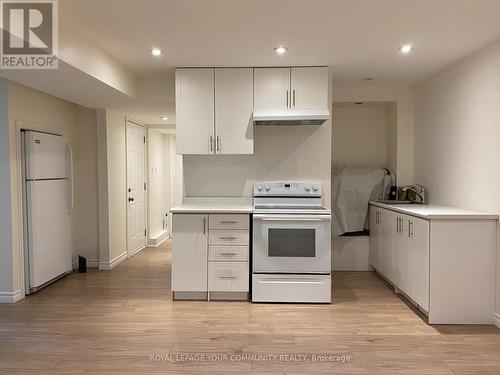 29 Plank Road, East Gwillimbury, ON - Indoor Photo Showing Kitchen