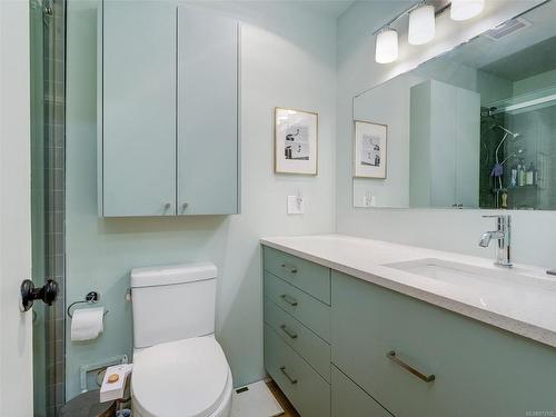 102-120 Douglas St, Victoria, BC - Indoor Photo Showing Bathroom