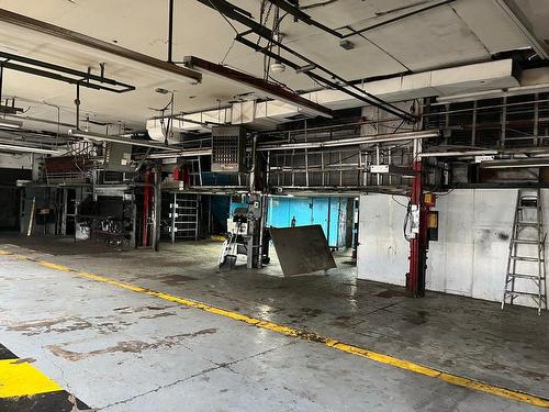 Interior - 4950 Boul. Métropolitain E., Montréal (Saint-Léonard), QC - Indoor Photo Showing Garage