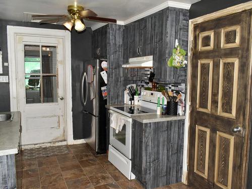 Dwelling - 641  - 641A Rue Dollard, Drummondville, QC - Indoor Photo Showing Kitchen