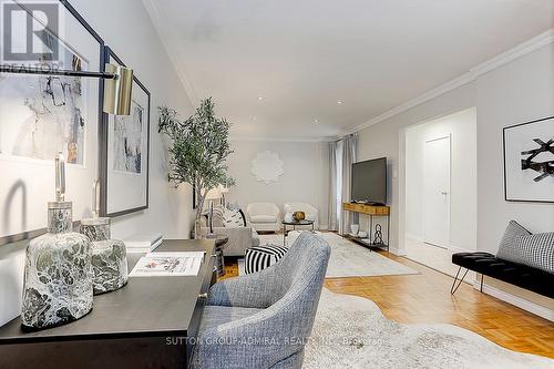 116 Rejane Crescent, Vaughan, ON - Indoor Photo Showing Living Room