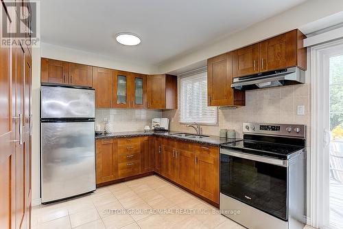 116 Rejane Crescent, Vaughan, ON - Indoor Photo Showing Kitchen With Double Sink