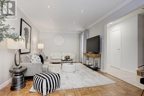 116 Rejane Crescent, Vaughan, ON - Indoor Photo Showing Living Room