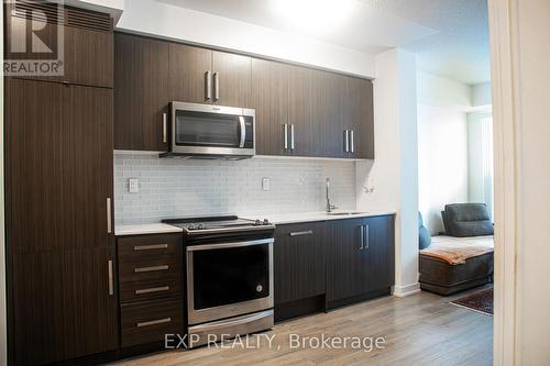 2010 - 5180 Yonge Street, Toronto (Willowdale West), ON - Indoor Photo Showing Kitchen With Upgraded Kitchen