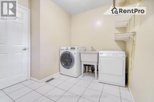 1096 Fieldstone Circle, Oakville (Glen Abbey), ON - Indoor Photo Showing Laundry Room