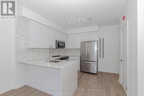 22 - 86 Preston Meadow Avenue, Mississauga (Hurontario), ON - Indoor Photo Showing Kitchen