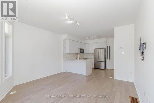 22 - 86 Preston Meadow Avenue, Mississauga (Hurontario), ON - Indoor Photo Showing Kitchen