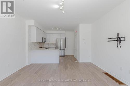 22 - 86 Preston Meadow Avenue, Mississauga (Hurontario), ON - Indoor Photo Showing Kitchen