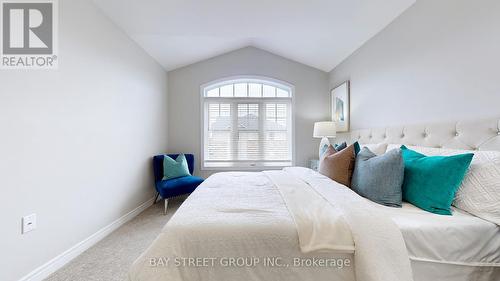 2 Groom Lane, Hamilton, ON - Indoor Photo Showing Bedroom